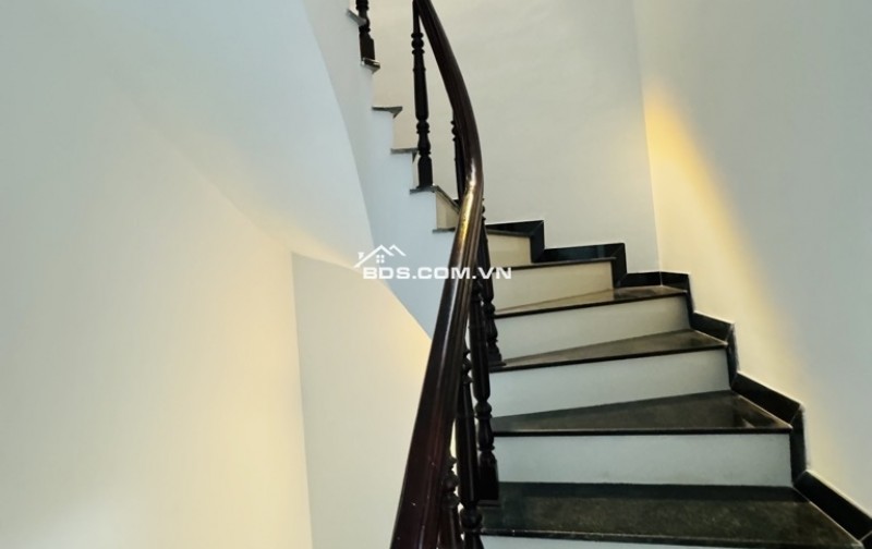 Nhà 5tầng ngõ ô tô đỗ cửa, kề ngã tư Tôn Thất Tùng - Phạm Ngọc Thạch - Chùa Bộc - Đông Tác; 45m2; 14.8tỷ